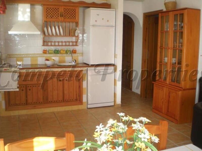 2 slaapkamer Landhuis voor lange termijn huur