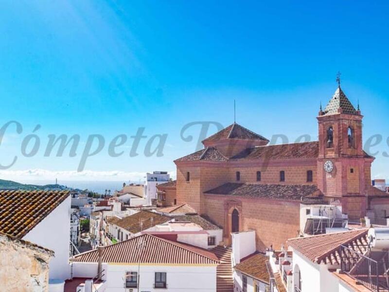 14 bedroom Townhouse for sale