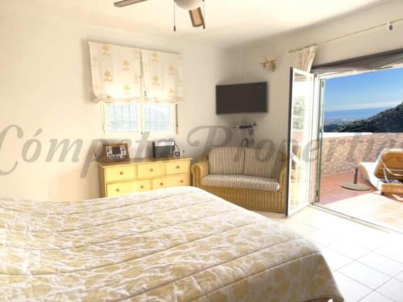 4 bedroom Country House for sale