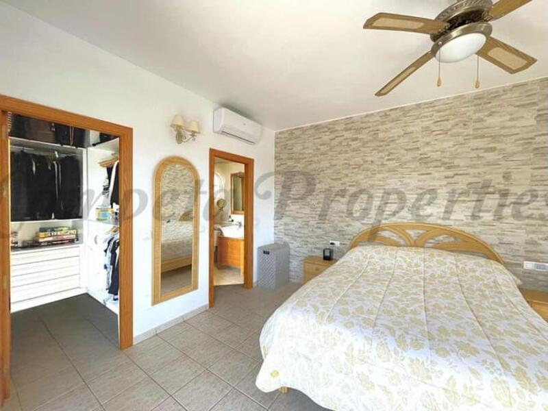 4 bedroom Country House for sale