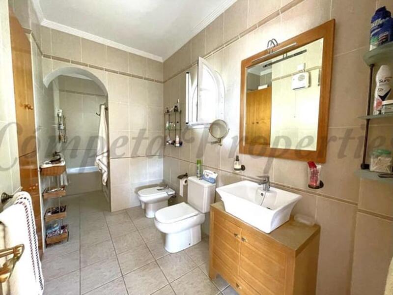 4 bedroom Country House for sale