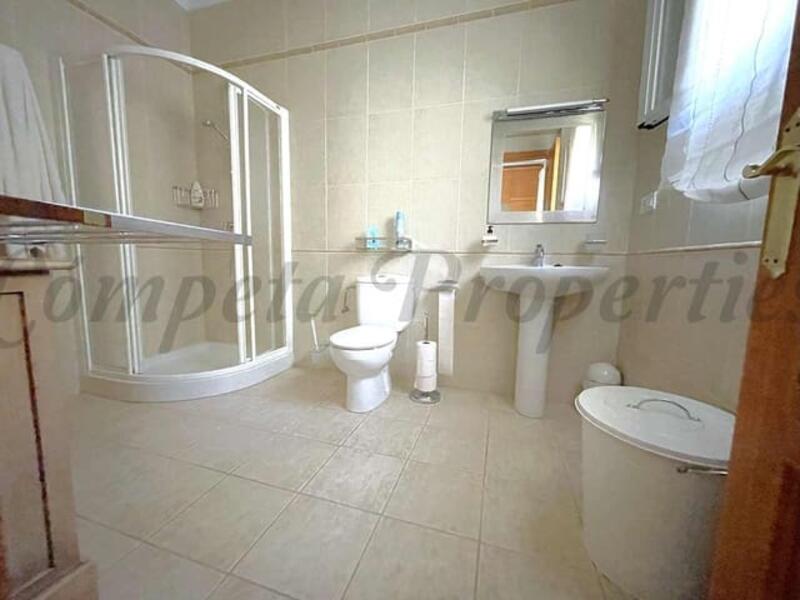 4 bedroom Country House for sale