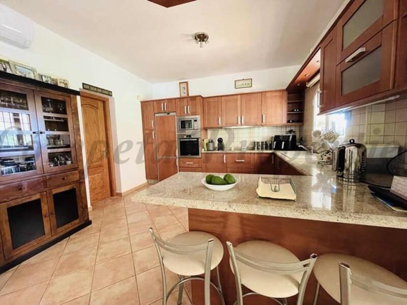 4 bedroom Country House for sale