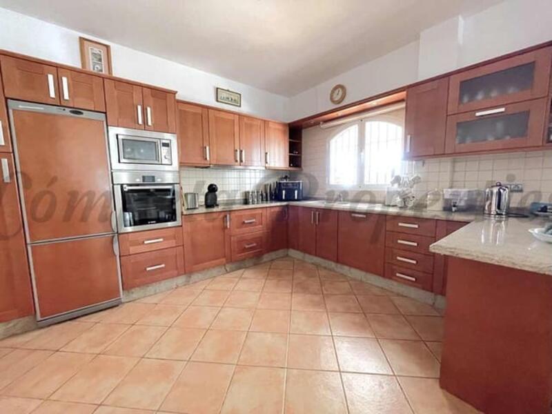 4 bedroom Country House for sale