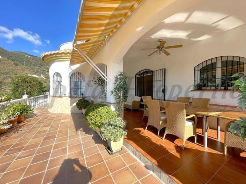 4 bedroom Country House for sale