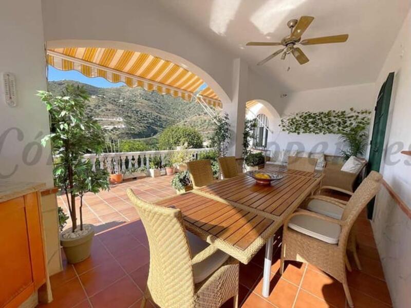 4 bedroom Country House for sale