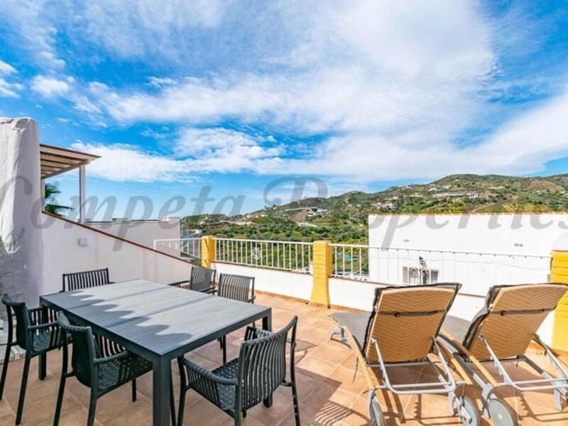 3 bedroom Townhouse for sale