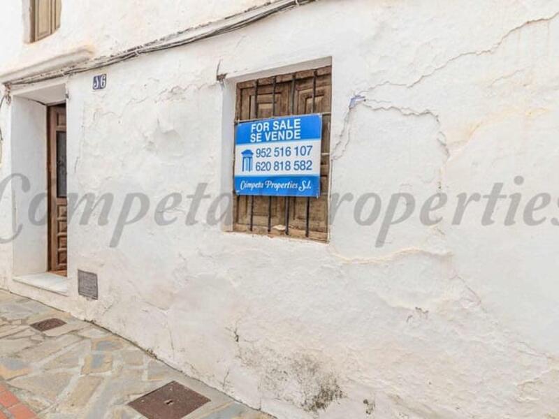 4 bedroom Townhouse for sale