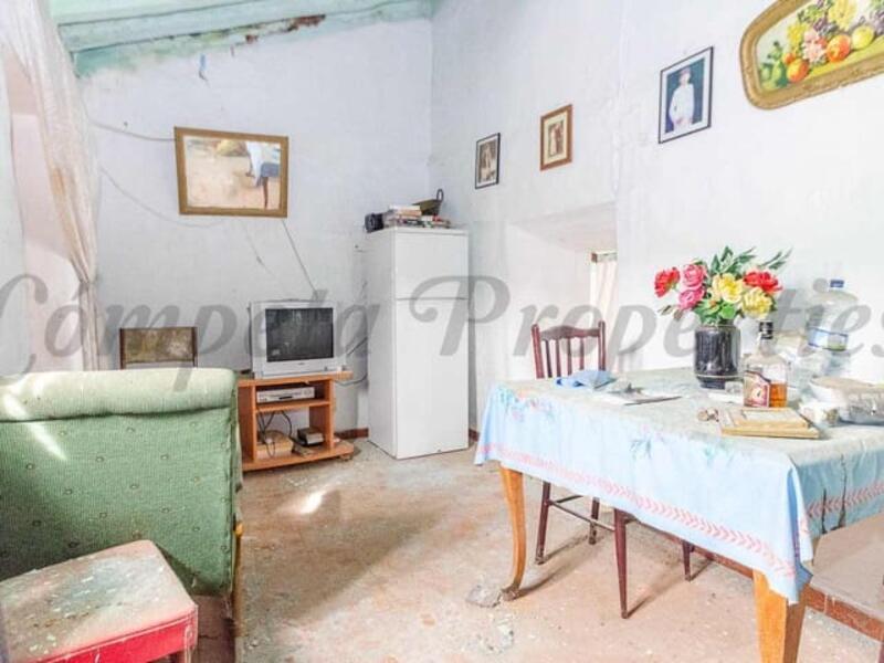 4 bedroom Townhouse for sale