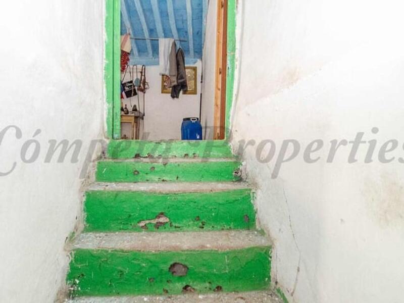 4 bedroom Townhouse for sale