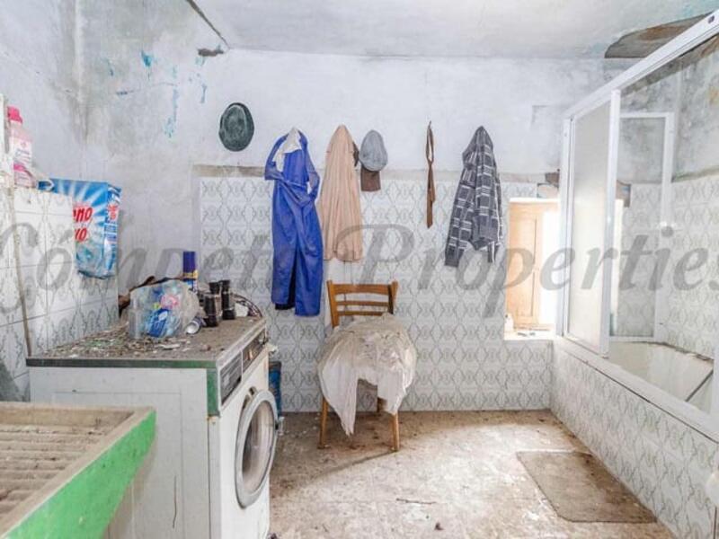 4 bedroom Townhouse for sale