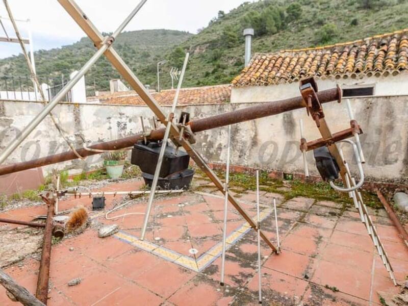 4 bedroom Townhouse for sale