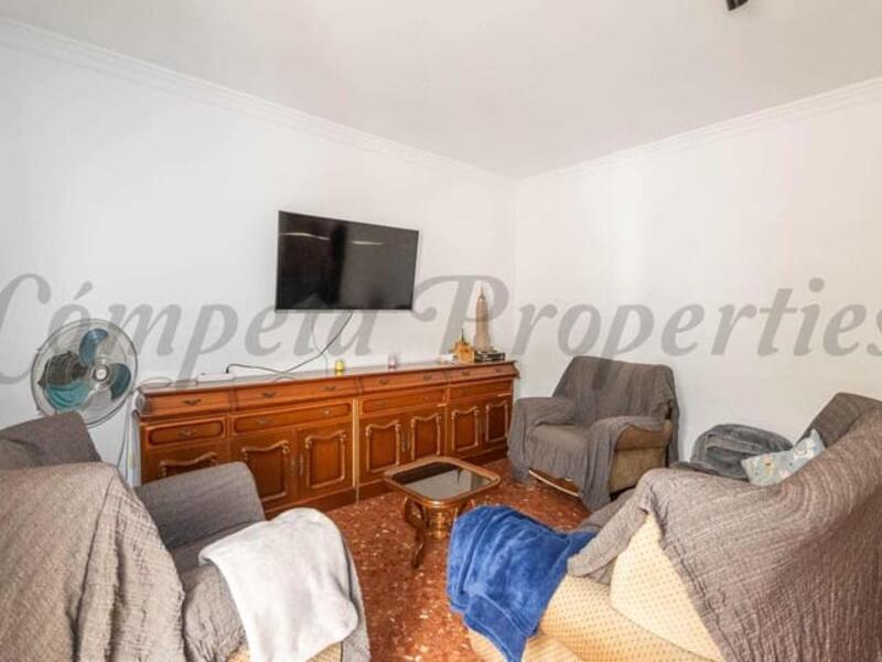 3 bedroom Apartment for sale