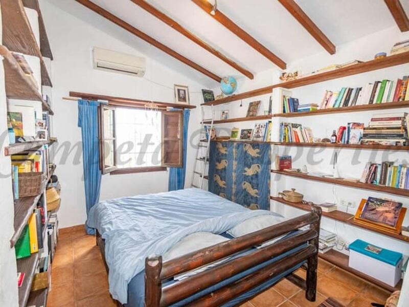 4 Schlafzimmer Landhaus zu verkaufen