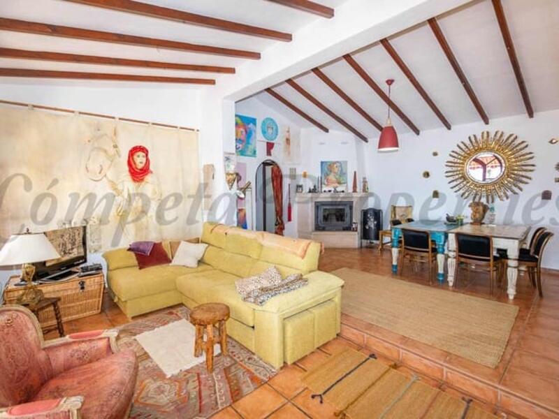 4 Schlafzimmer Landhaus zu verkaufen
