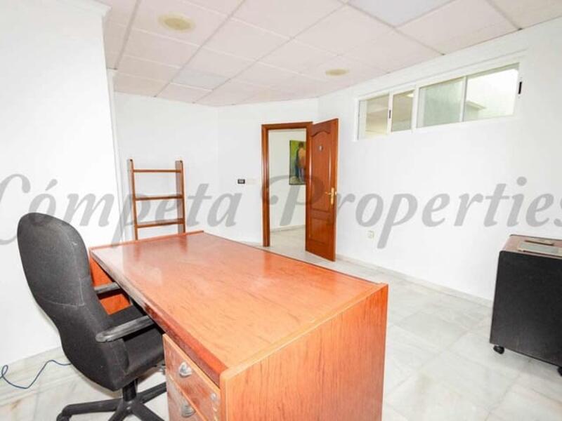 Commercial Property for Long Term Rent Commercial Property for Long Term Rent