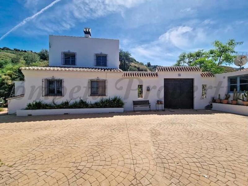 Villa for sale in Velez Malaga, Málaga