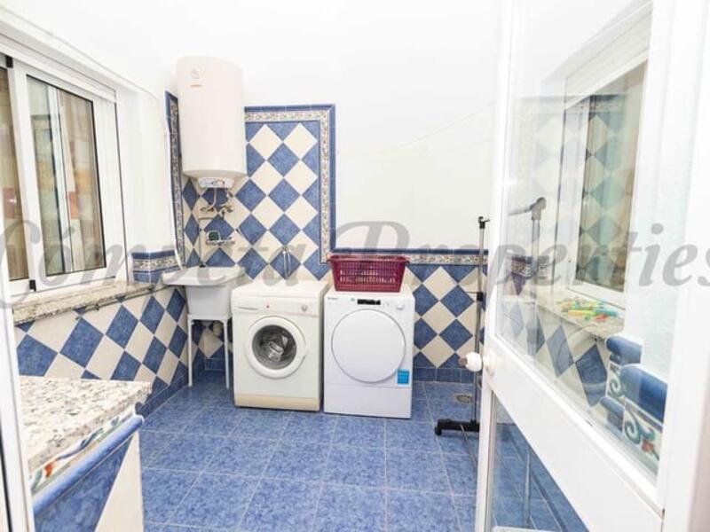 3 bedroom Apartment for Long Term Rent