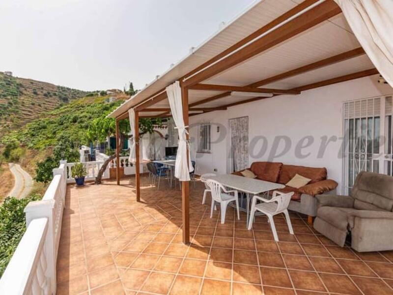 3 bedroom Country House for sale 3 bedroom Country House for sale