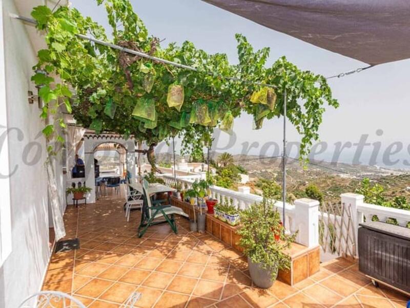 3 bedroom Country House for sale 3 bedroom Country House for sale