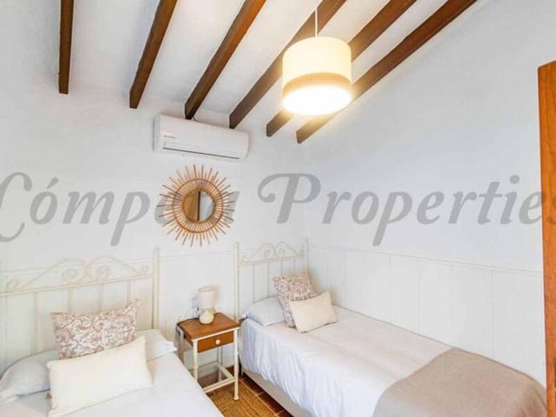 2 bedroom Country House for Long Term Rent