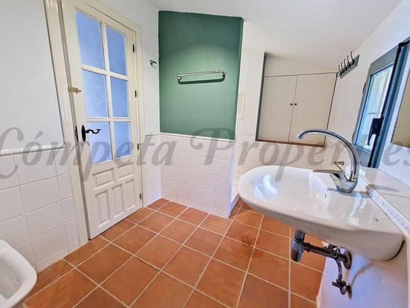4 bedroom Country House for sale
