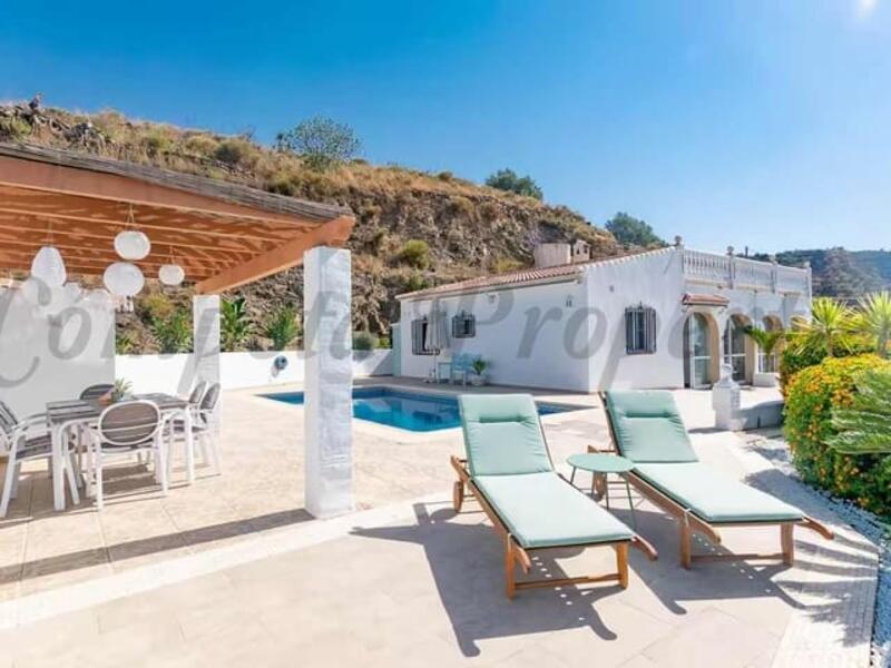 Casa de Campo para alquiler a largo plazo en Torrox, Málaga