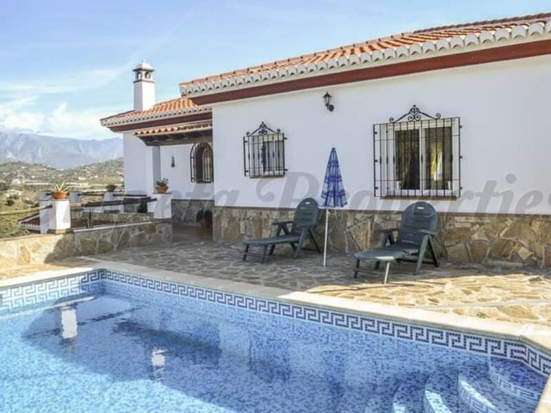 Casa de Campo para alquiler a largo plazo en Torrox, Málaga