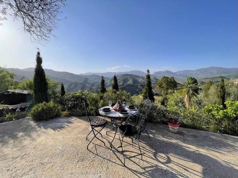 3 bedroom Country House for sale 3 bedroom Country House for sale