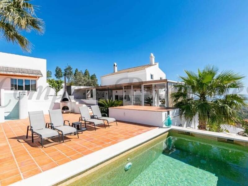 Деревенский Дом продается в Competa, Málaga