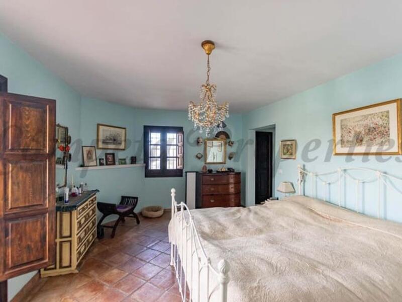 7 bedroom Country House for sale