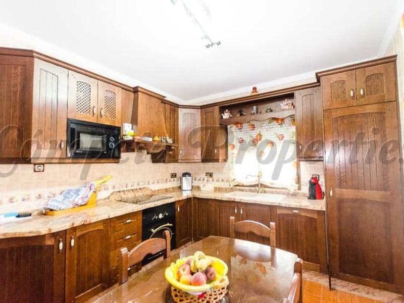 5 bedroom Country House for sale