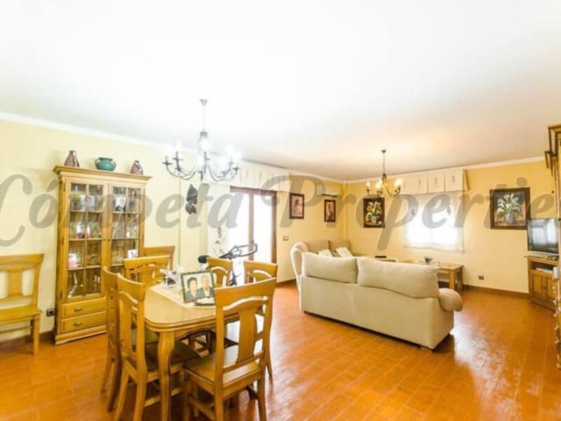 5 bedroom Country House for sale