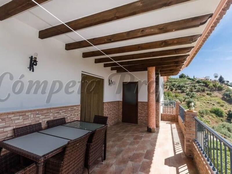 5 bedroom Country House for sale