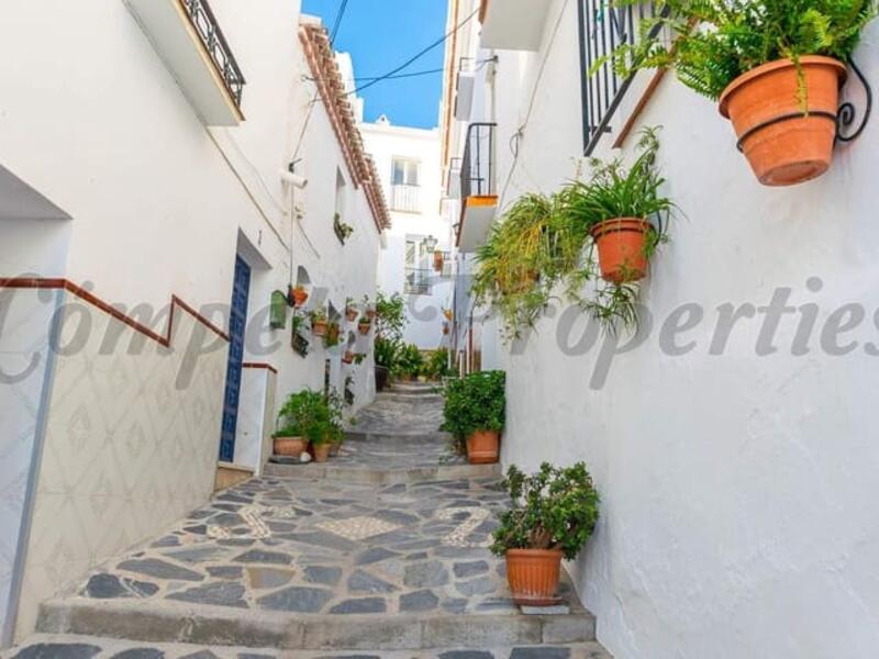 Byhus til salg i Canillas de Albaida, Málaga