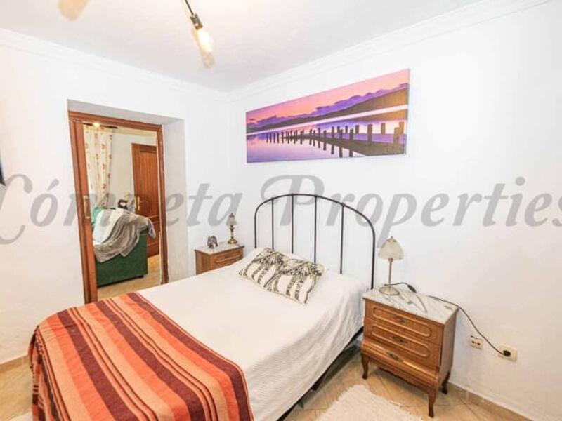 4 slaapkamer Gezinswoning Te koop