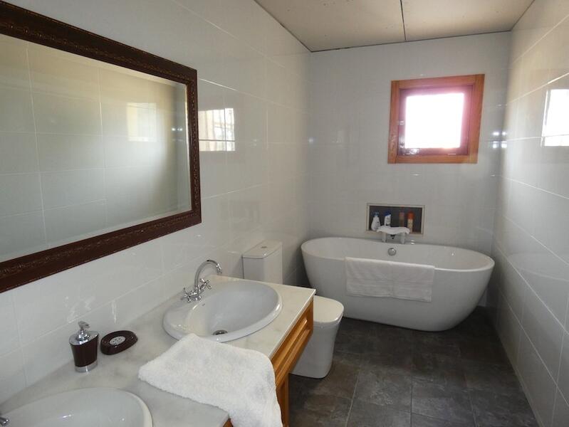 4 bedroom Country House for sale