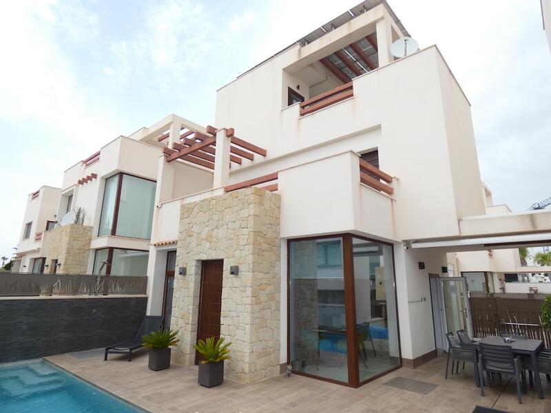 Villa til salgs i Ciudad Quesada, Alicante