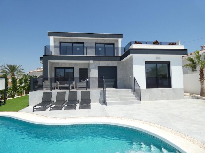 4 bedroom Villa for sale
