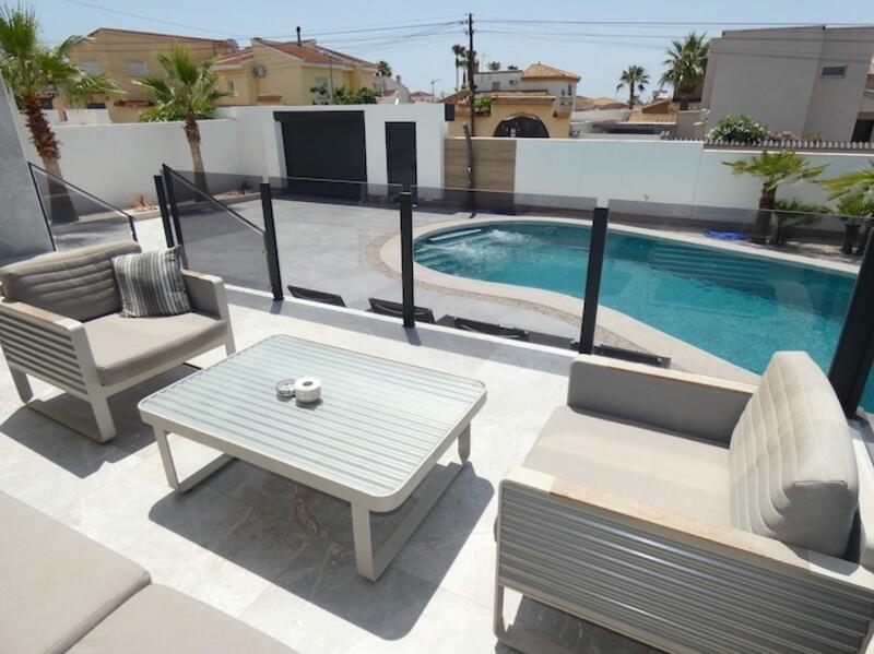 4 bedroom Villa for sale