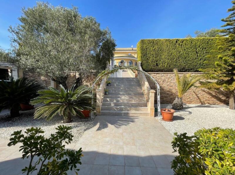 4 Schlafzimmer Villa zu verkaufen