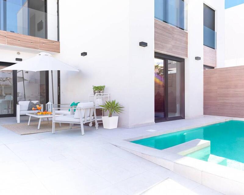 Villa en venta en Benijófar, Alicante