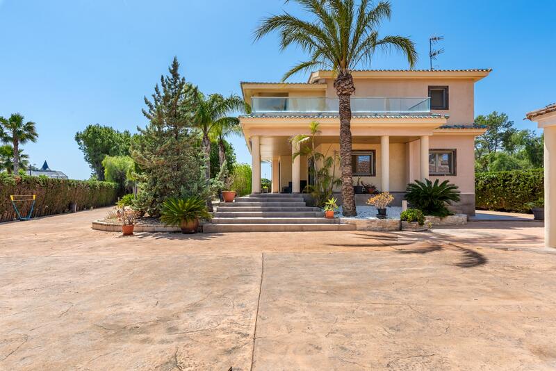 5 slaapkamer Villa Te koop