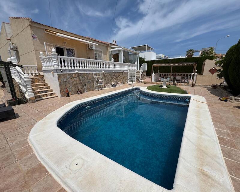 Villa en venta en Ciudad Quesada, Alicante