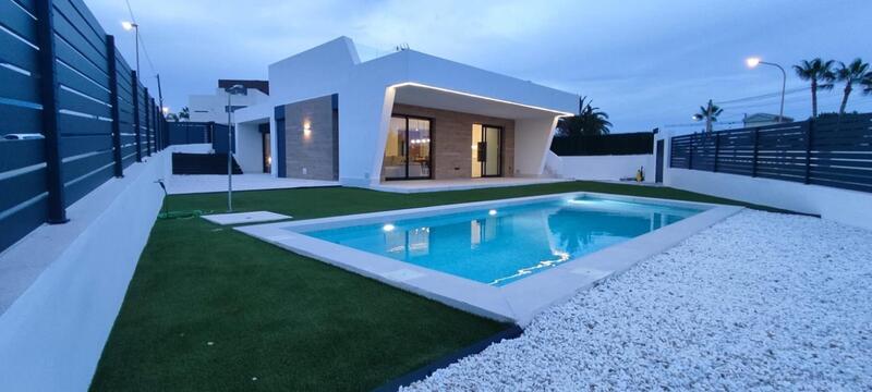 вилла продается в Ciudad Quesada, Alicante
