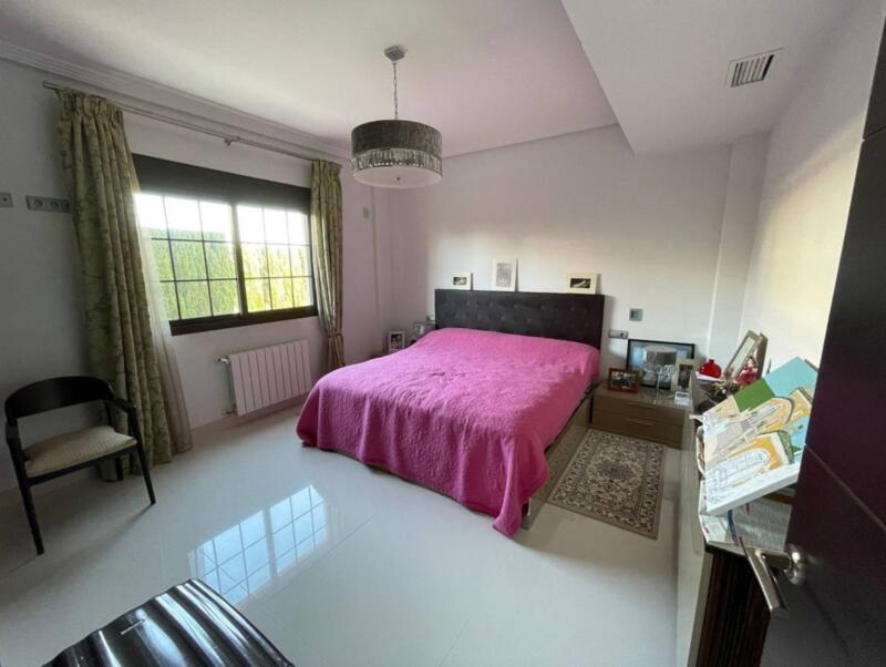 4 Schlafzimmer Villa zu verkaufen