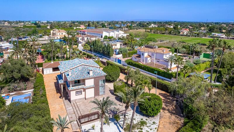 Villa Te koop in Elx/Elche, Alicante