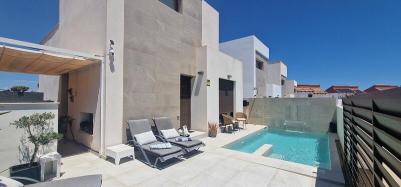 Villa for sale in Ciudad Quesada, Alicante