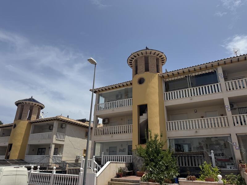 Apartment for sale in Villamartin, Alicante