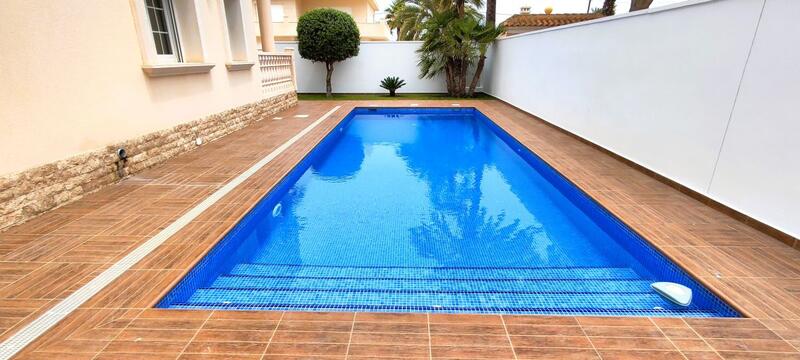 4 slaapkamer Villa Te koop